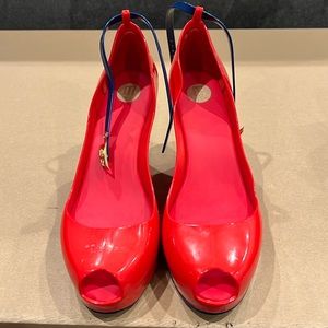 Melissa - Court in Red. Jelly wedges. Size 9